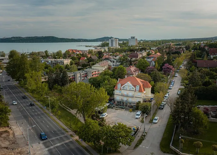 Homestay Aqua Haz Panzio 3 Sz Balatonfured