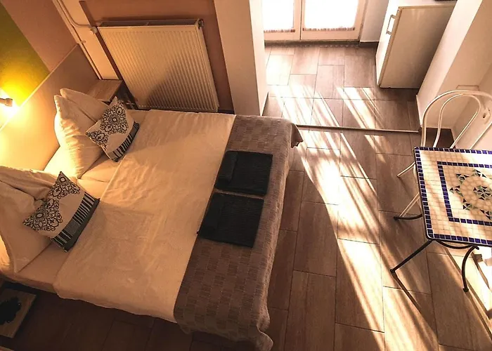Aqua Haz Panzio 3 Sz Homestay Balatonfured